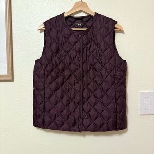 [sold] Uniqlo Women’s Warm Padded Quilted Vest in Dark Purple (size S)